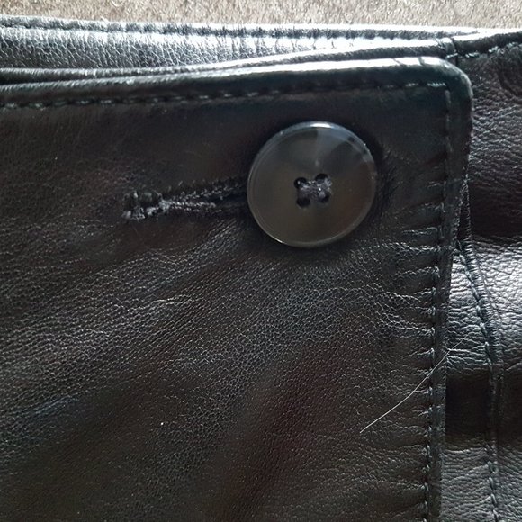 Danier Black Italian Leather Wrap Vintage Mini Skirt - Picture 6 of 9